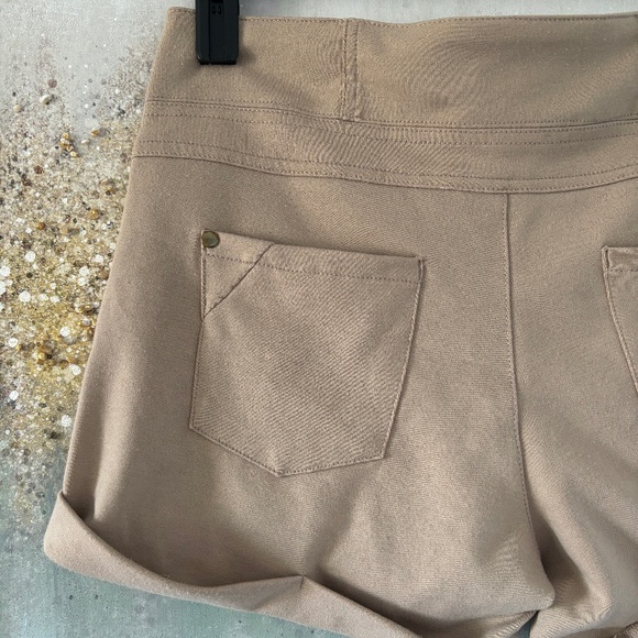 Ci Sono Shorts (NWOT) - Picture 7 of 11